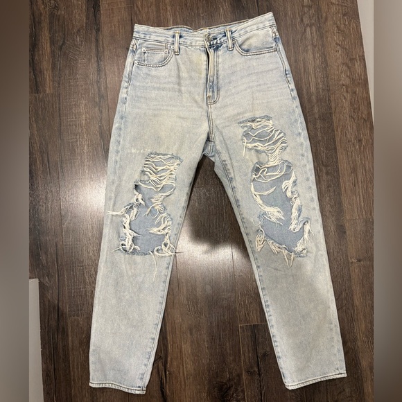 American Eagle Outfitters Light Blue Distressed Jeans - Picture 1 of 3